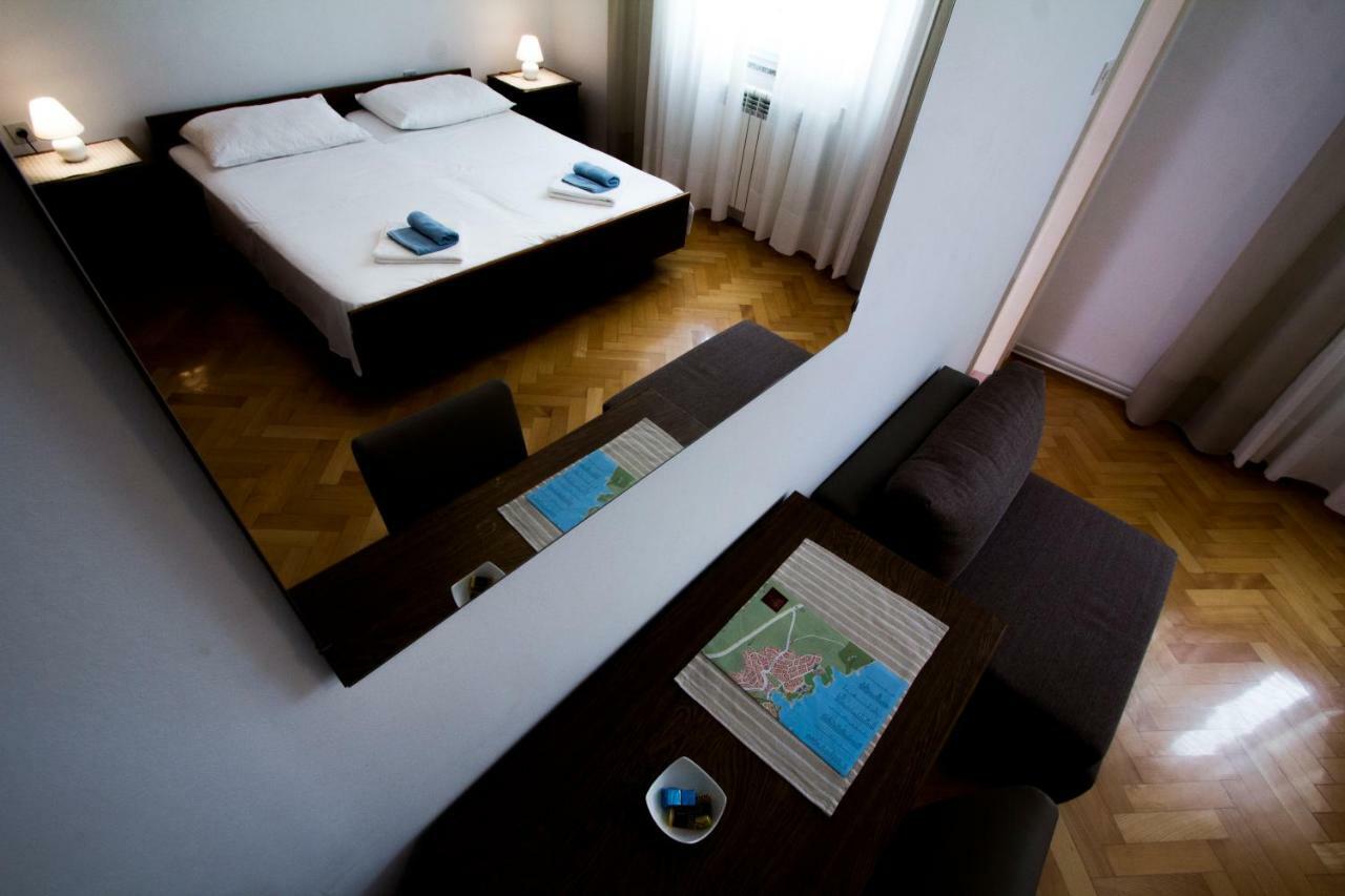 Hotel Sobe Tonica à Krk Town Extérieur photo