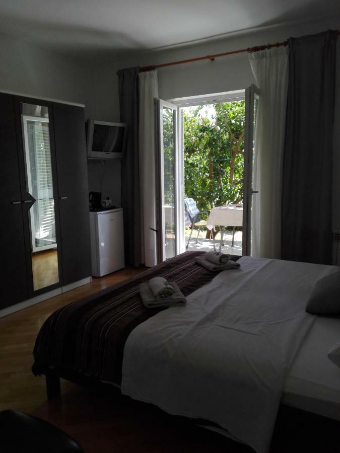 Hotel Sobe Tonica à Krk Town Extérieur photo